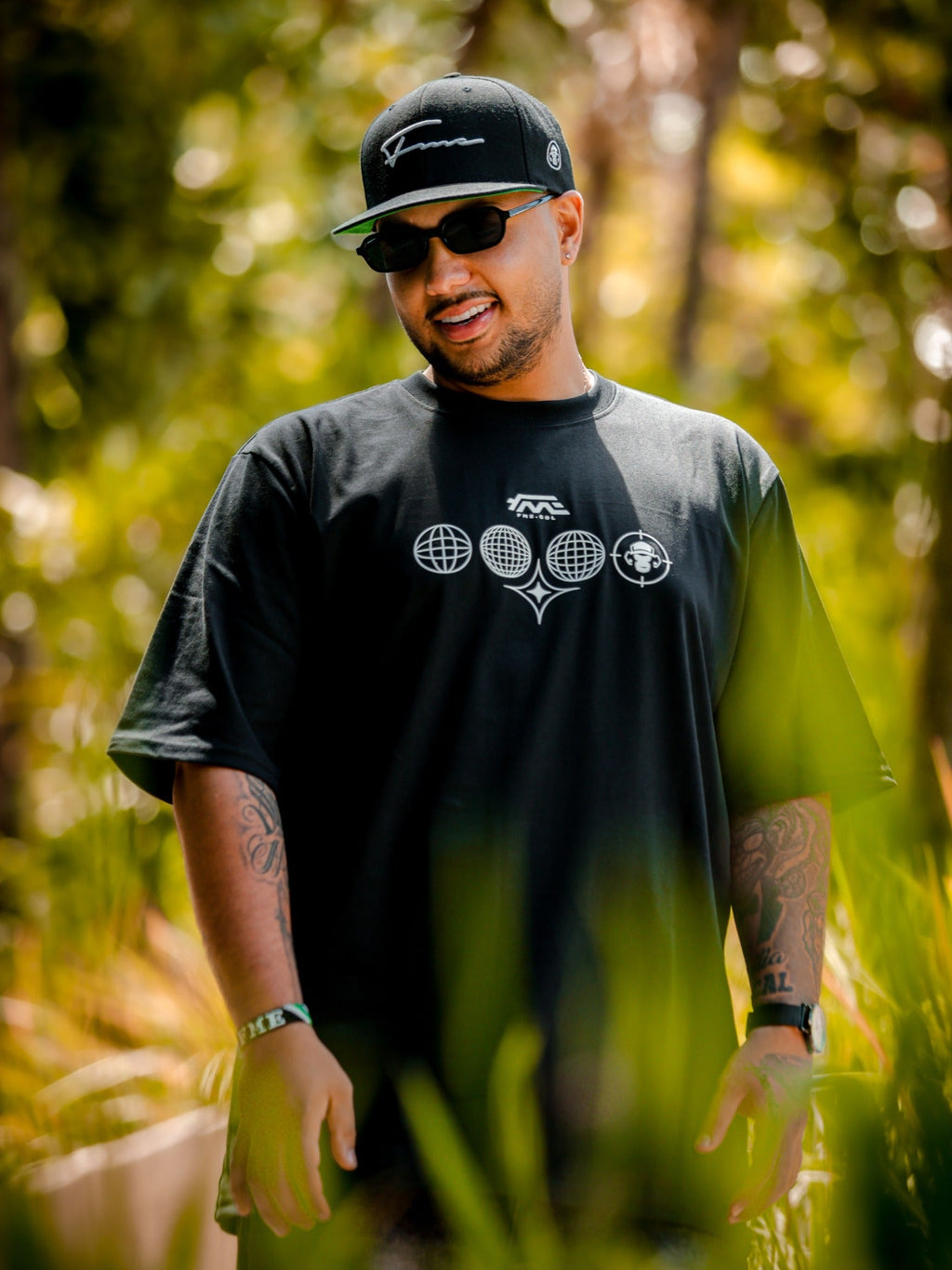 STAR TEE BLACK - vista frontal