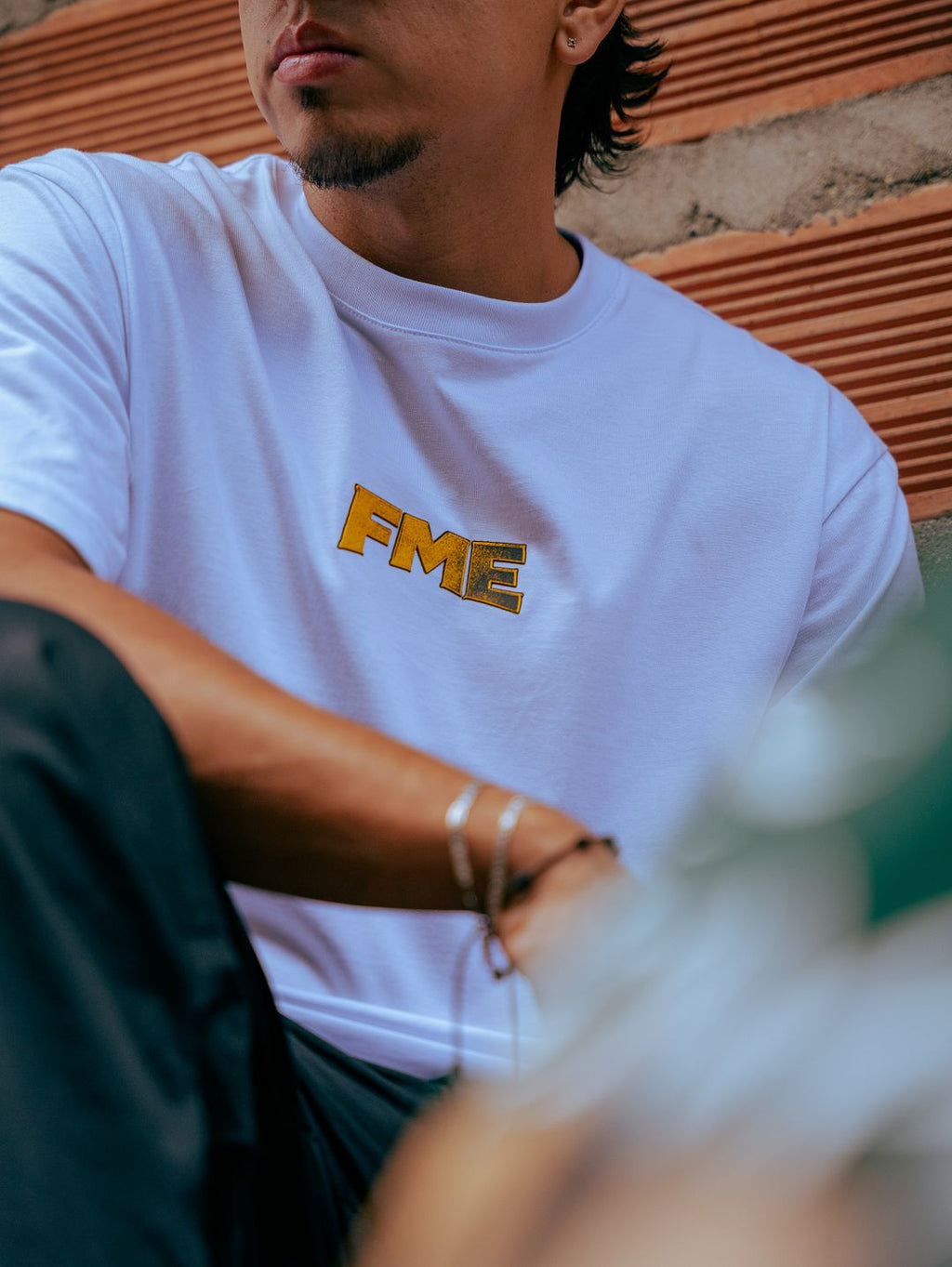 FIRMES CON EL BARRIO WHITE