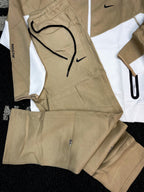 CONJUNTO BEIGE CON BLANCO BR