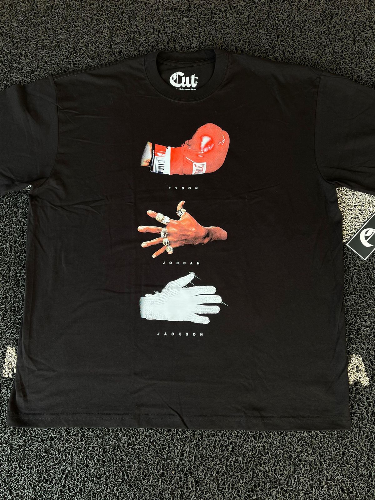 CUT MAGIC TRHEE HAND - BLACK