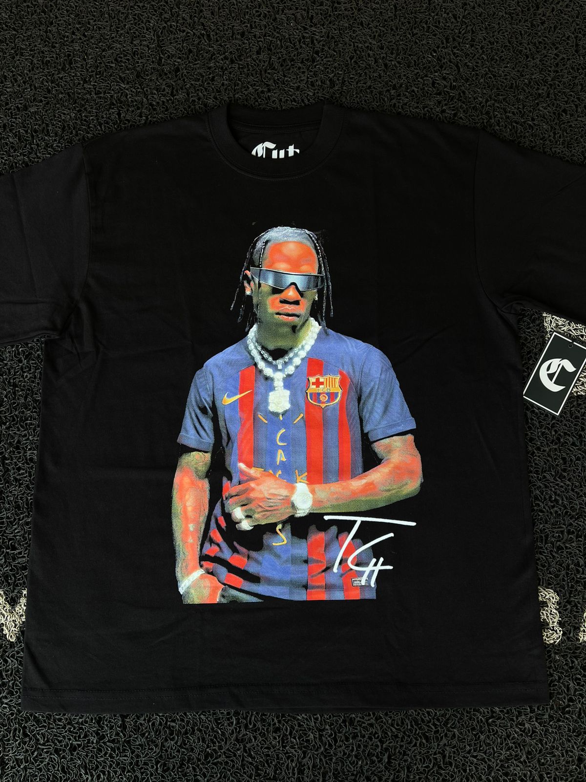 CUT - TRAVIS SCOTT - BLACK